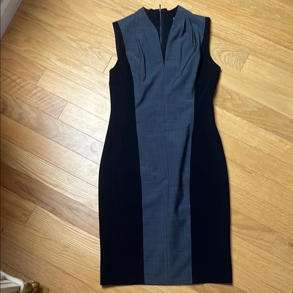 Elie Tahari Dresses & Skirts - Elie Tahari Gray and Blue Sheath Midi Dress V-Neck Sleeveless